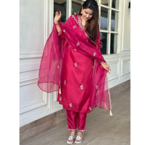 Divastri Women Silk Blend Kurta Pant Dupatta Set